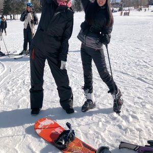 Ski pants & gloves bundle sell ! ! ⛷ 🧤